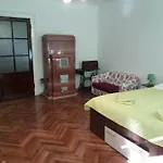 Charming Downtown Studio